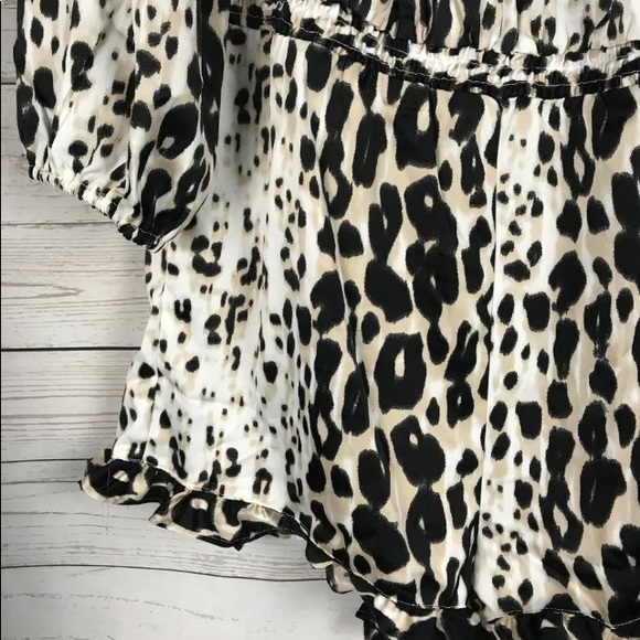 Bebe Leopard Print Romper❤️Beautiful Satin feel! - Picture 6 of 8